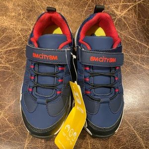 Boys hiking shoes